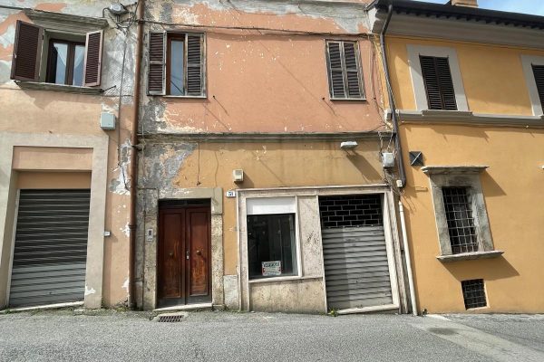 Appartamento in vendita in Via Pennina s.n.c., Centro Città